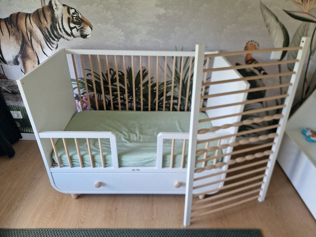 MYLLRA ledikant wit met matras, Kinderen en Baby's, Ophalen, Gebruikt, Ledikant