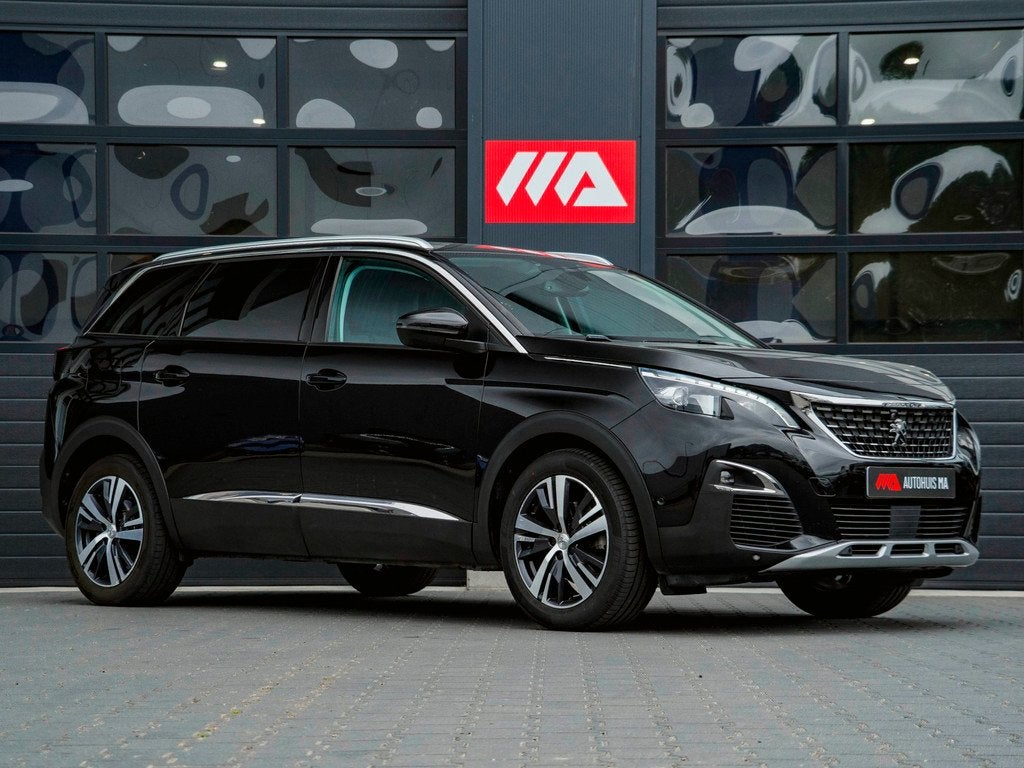 Peugeot 5008 1.2 PureTech Allure | CAMERA | TREKHAAK, Auto's, Peugeot, Gebruikt, 1199 cc, Zwart, Bedrijf
