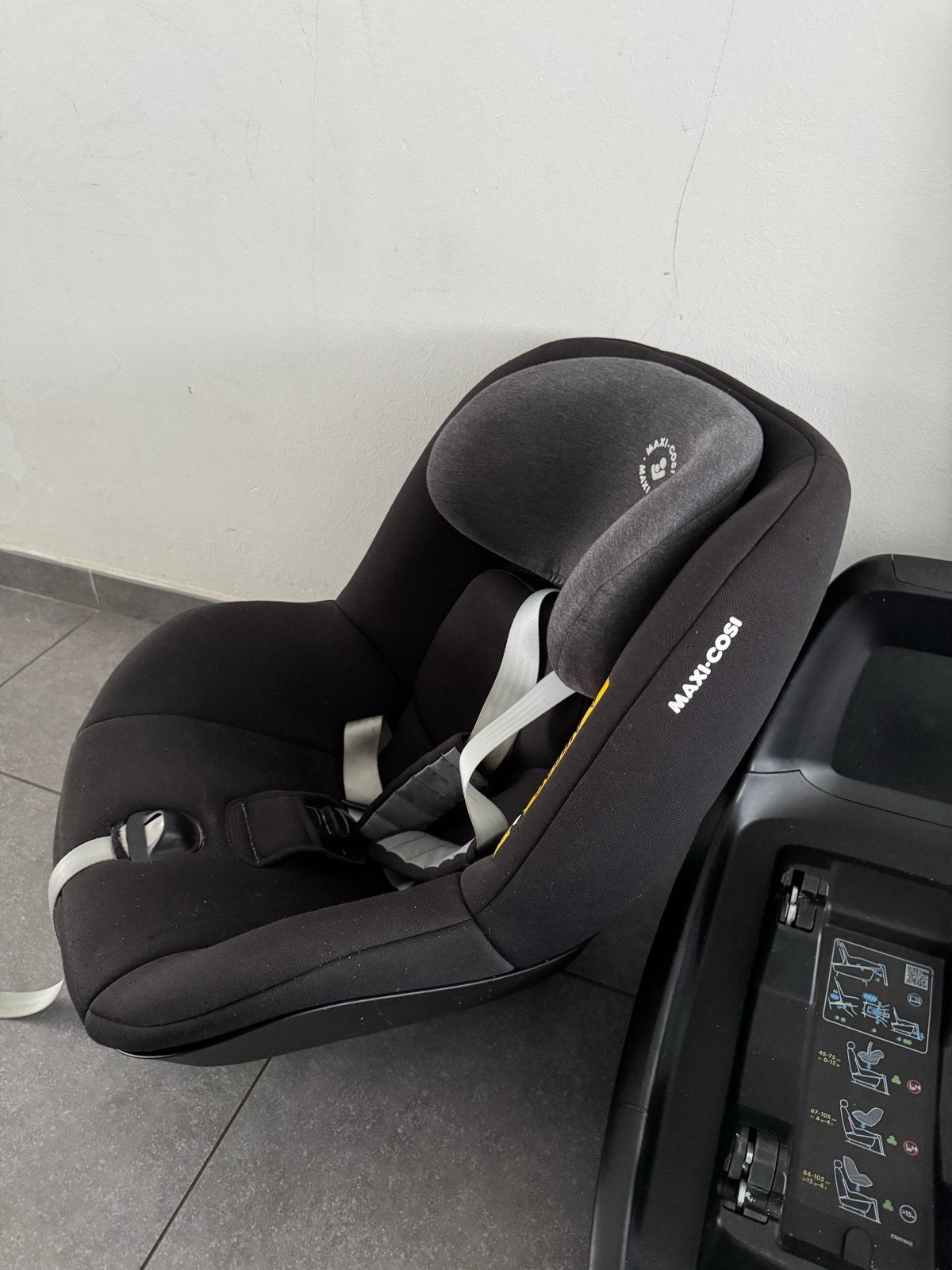 Maxi-Cosi 2wayFix met Pearl autostoel, Gebruikt, 0 t/m 18 kg, Verstelbare rugleuning, Ophalen of Verzenden