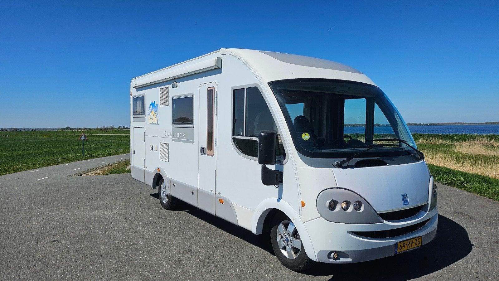 Knaus Sun Liner v.v. nieuwe zonnepanelen en huishoudaccu's, Integraal, Ringverwarming, Fiat, Gaslek-detector