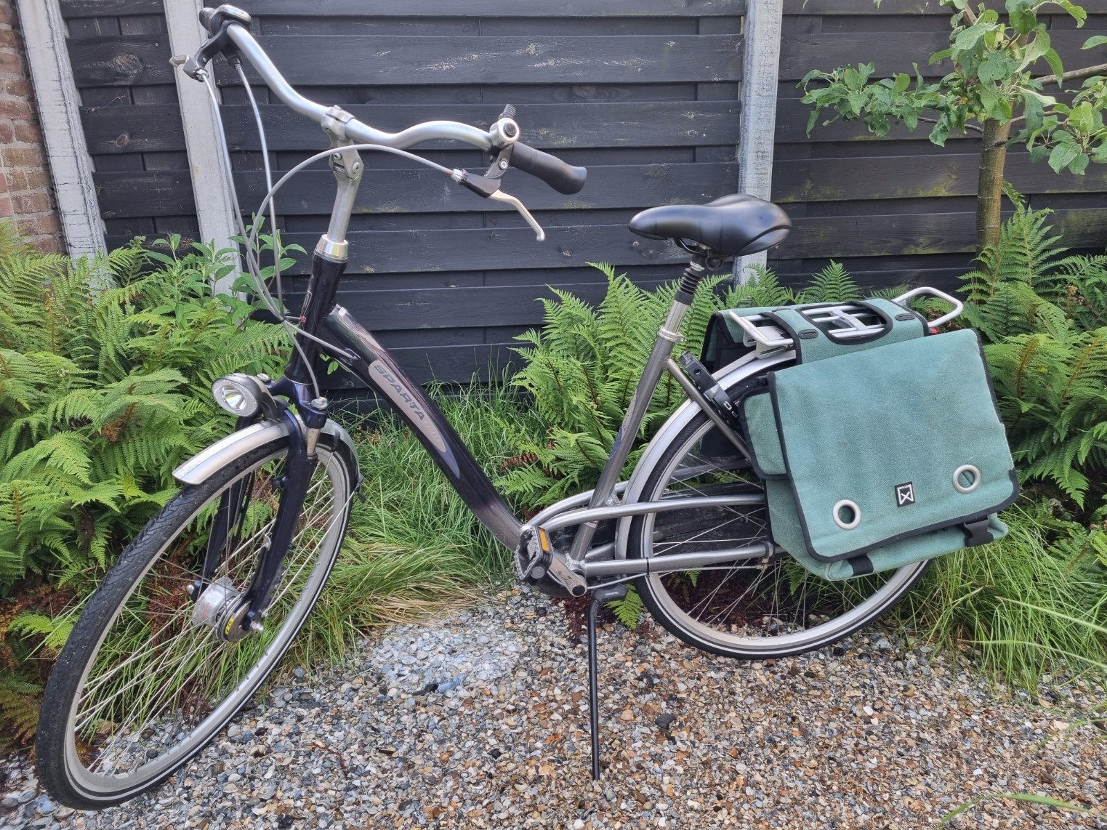 Sparta damesfiets met dubbele fietstassen, Ophalen, Gebruikt, Sparta