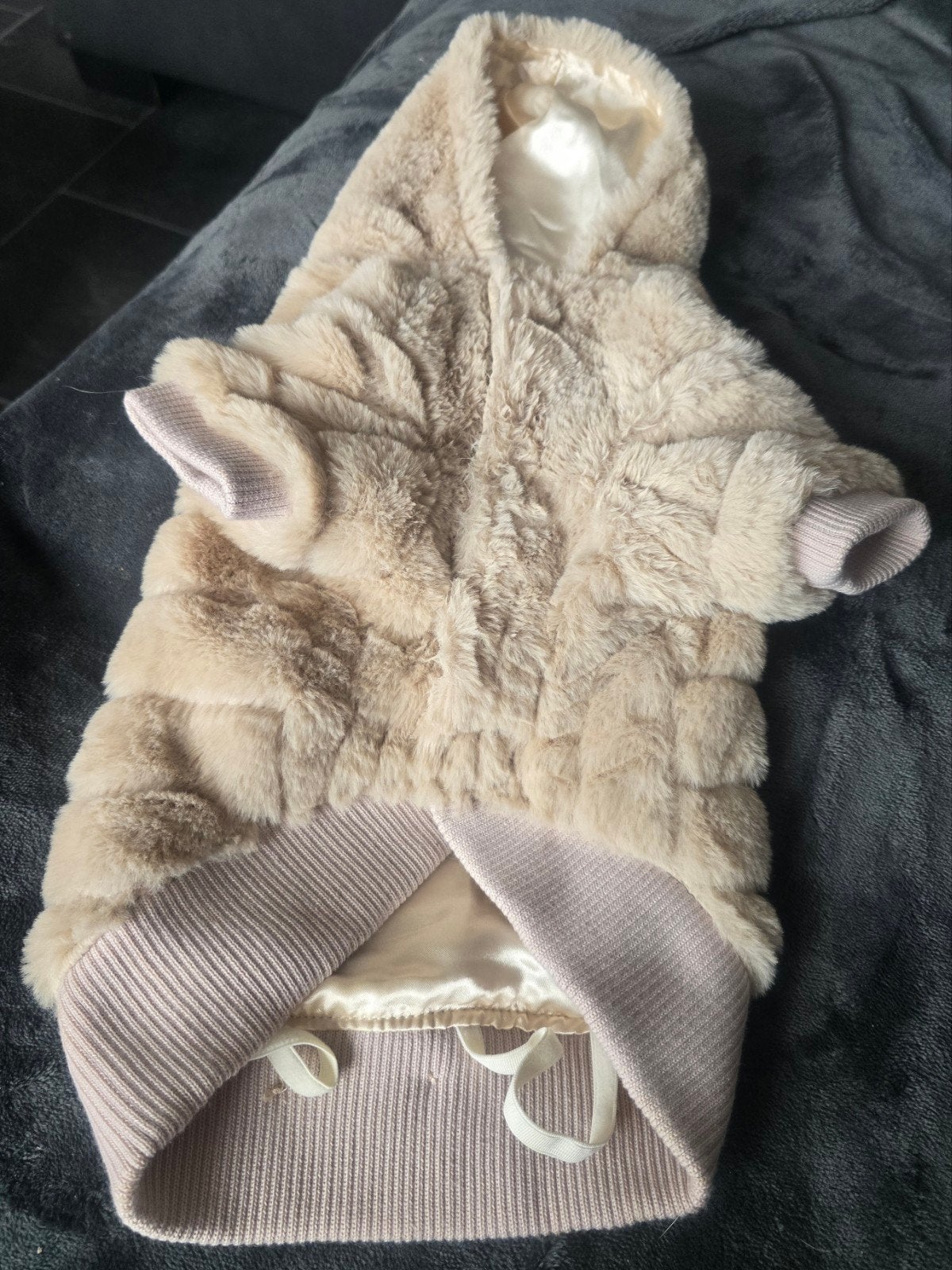 Hondenjasje nepbont., Dieren en Toebehoren, Hondenkleding, Ophalen of Verzenden, Zo goed als nieuw, Hondenjas
