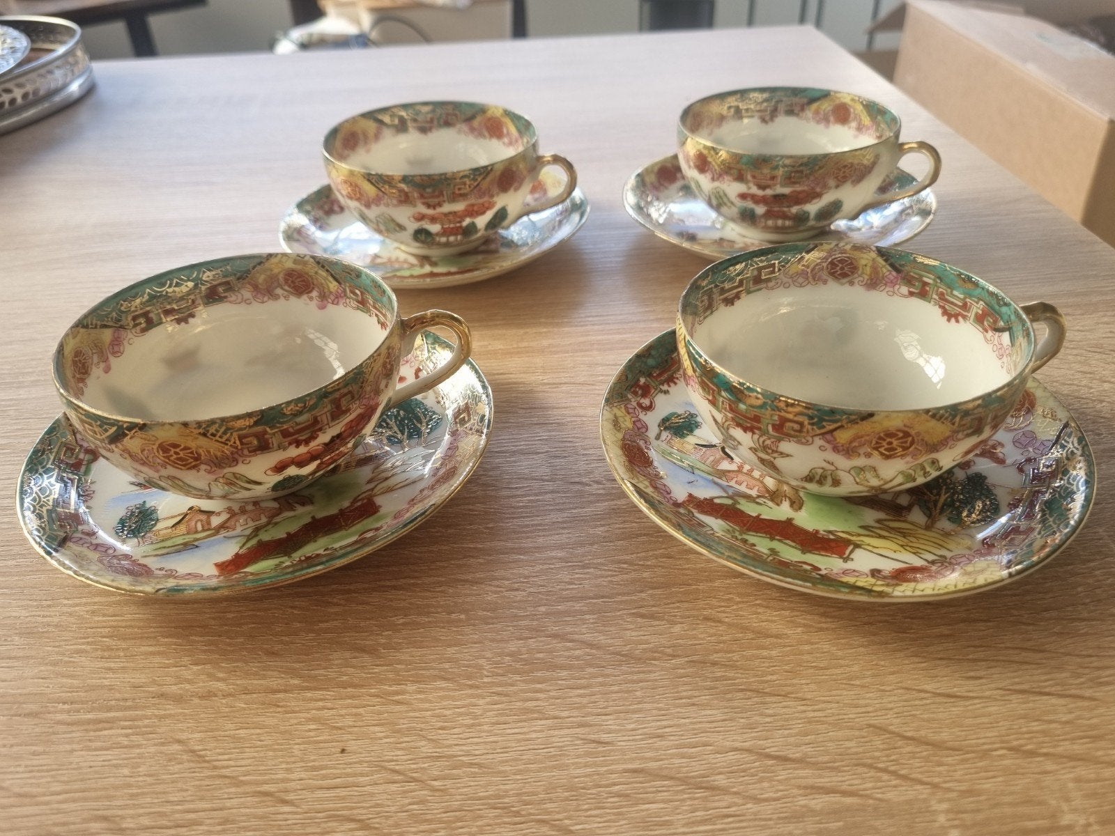 Vier kopjes met schoteltjes., Ophalen of Verzenden