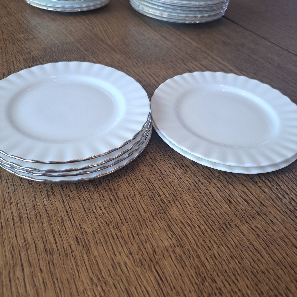 Royal Albert borden 16 cm, Gebruikt, Ophalen of Verzenden, Bord(en), Overige stijlen