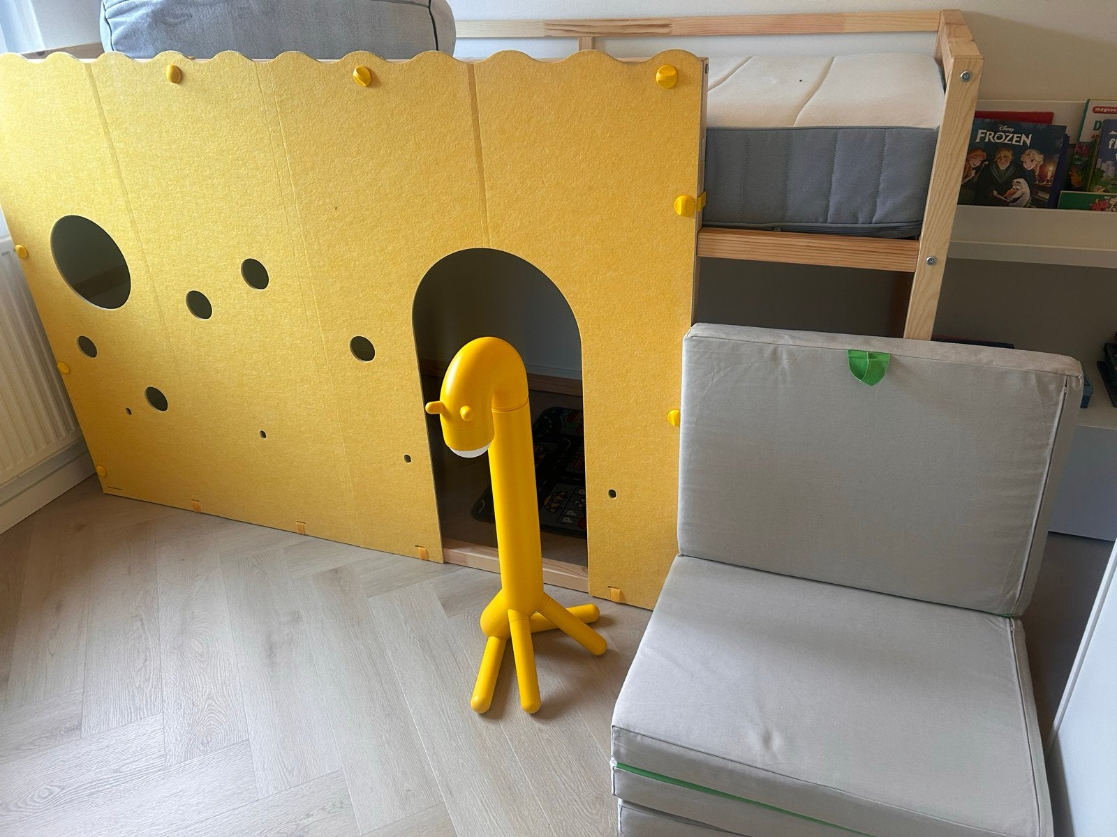Gele speelwand/hut met en opvouwbaar matras, Ophalen, Zo goed als nieuw, Overige typen