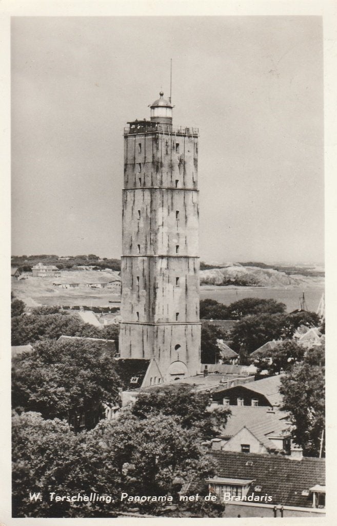 Terschelling   met Vuurtoren, Ophalen of Verzenden, 1940 tot 1960, Gelopen, Waddeneilanden