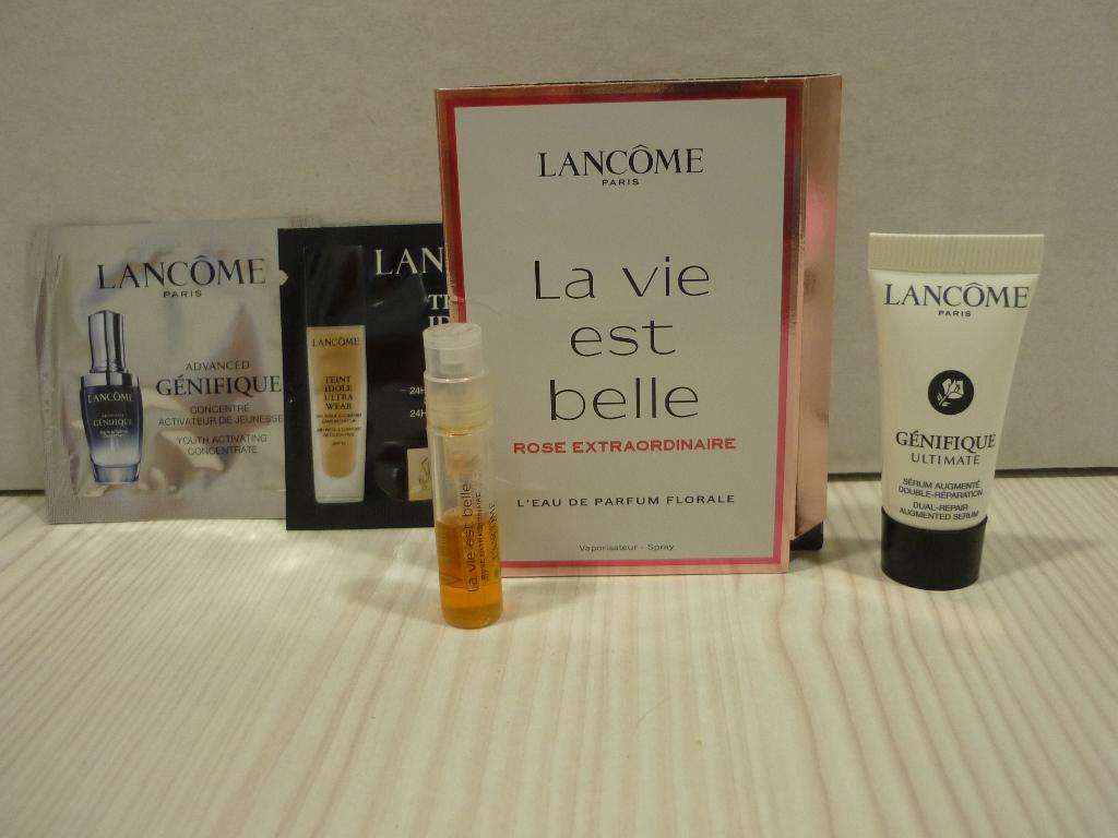 Nieuw Lancome samples parfum, Genifique serum + foundation, Ophalen of Verzenden, Nieuw, Gehele gezicht