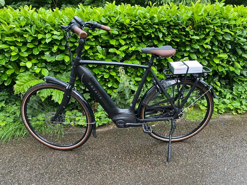Gazelle grenoble c8+ elektrische herenfiets, 59 cm of meer, Ophalen, Zo goed als nieuw, Gazelle