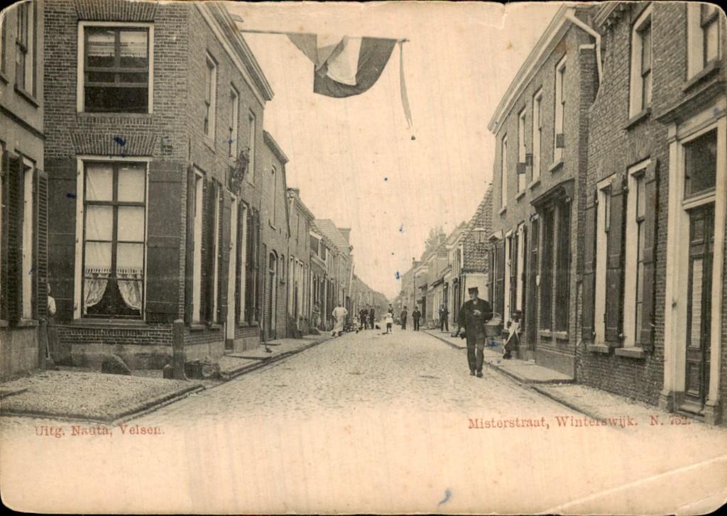 Winterswijk - Misterstraat - Straatzicht met vlag, Verzamelen, Ophalen of Verzenden, Voor 1920, Ongelopen, Gelderland