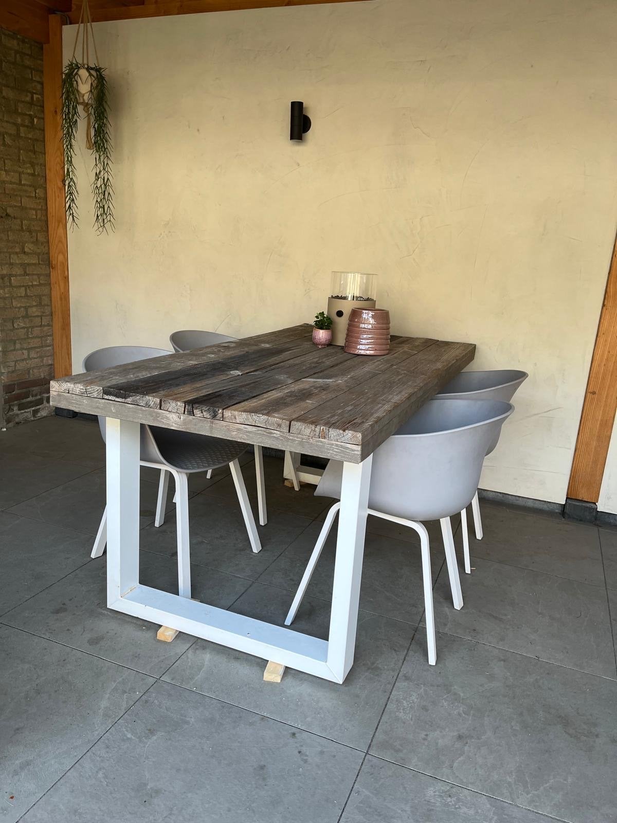 Robuuste houten eettafel met metalen onderstel, Ophalen, Gebruikt, 50 tot 100 cm, 150 tot 200 cm