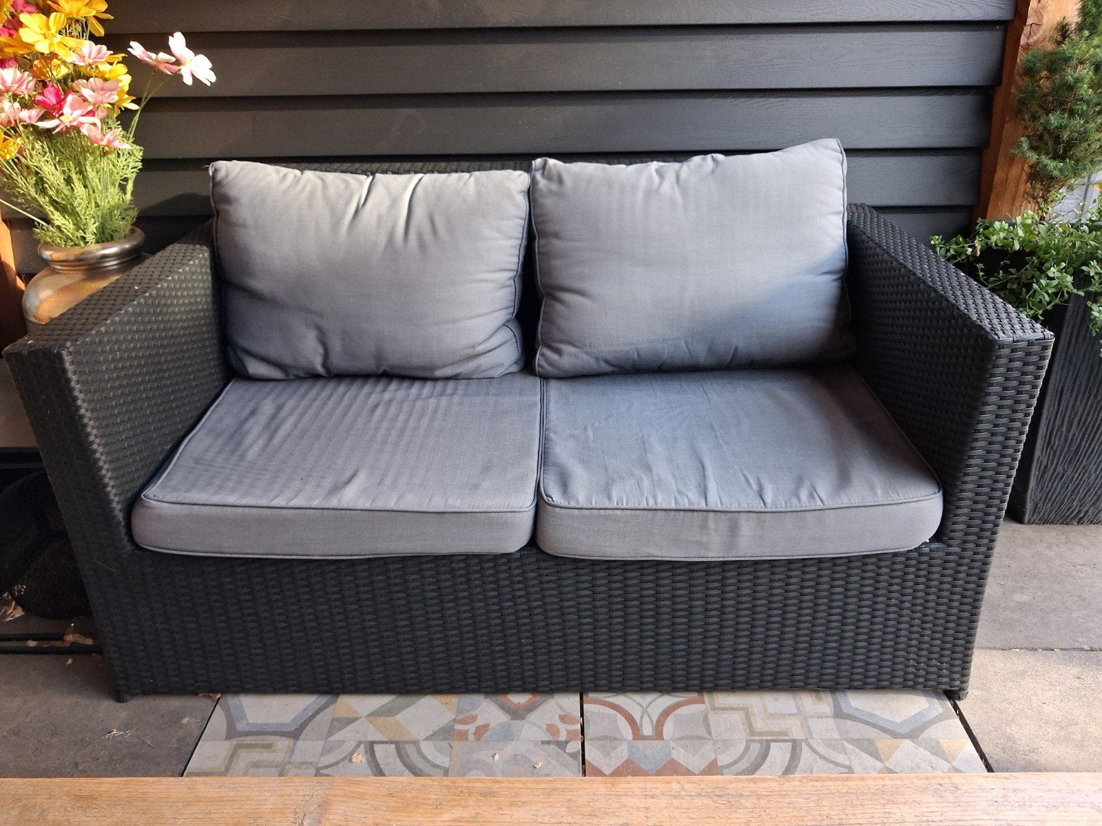 Wicker loungeset: 2x 2-zits bank en fauteuil met kussens, Ophalen, Gebruikt, 3 zitplaatsen, Loungeset