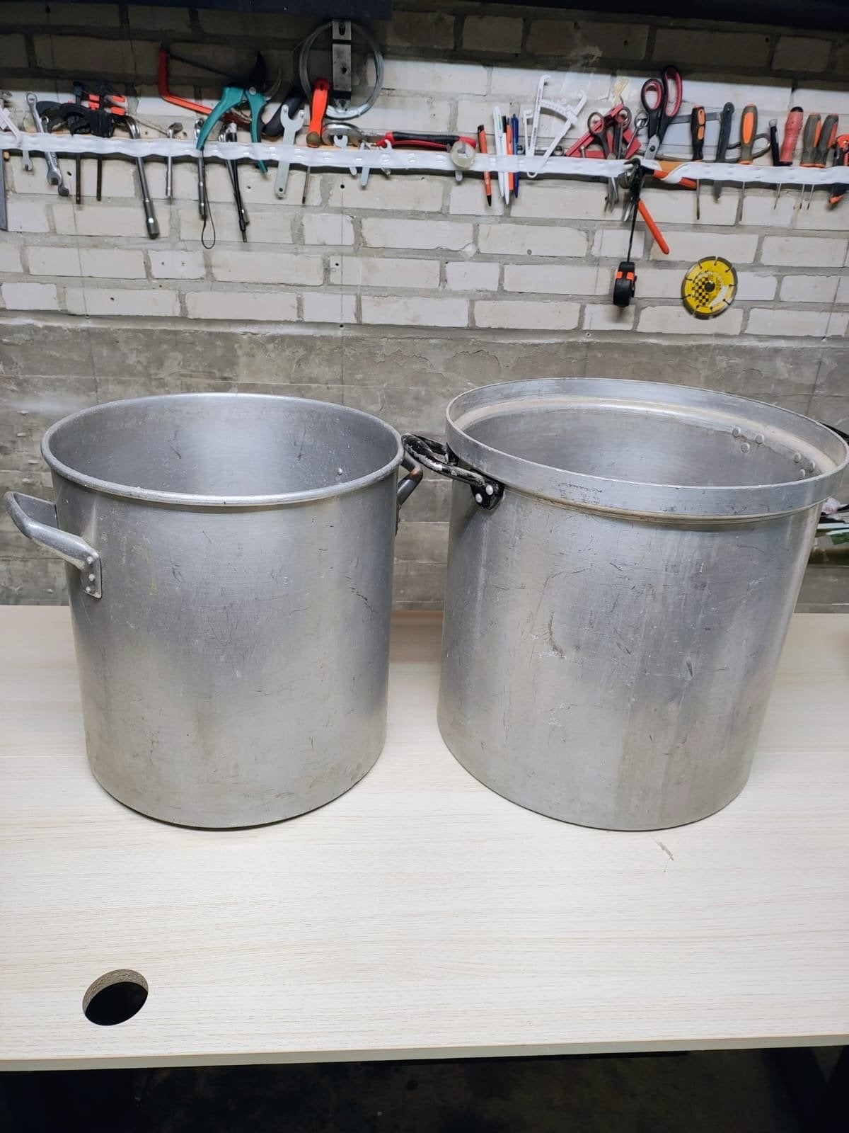 Grote aluminium pannen - 2 stuks, Huis en Inrichting, Ophalen, Gebruikt, Kookpan, Met handvatten