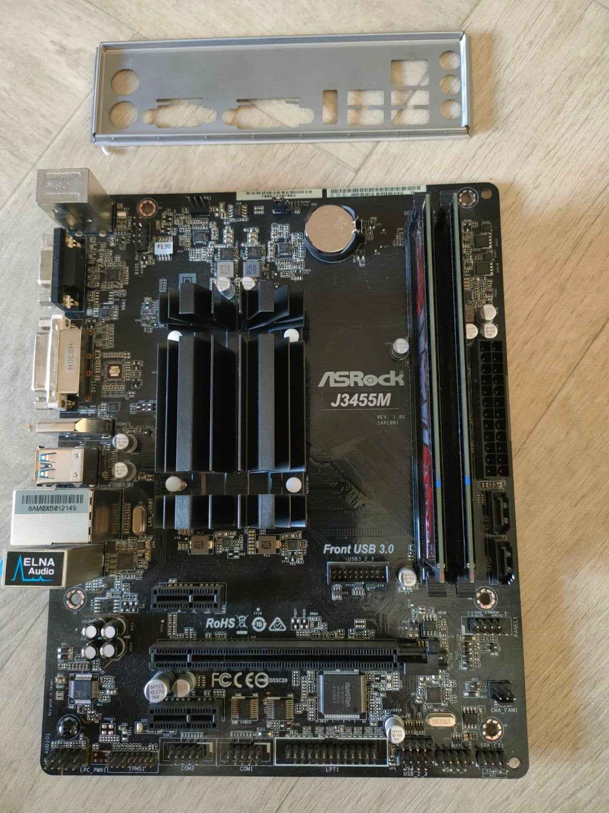 ASRock J3455M Moederbord met 16GB DDR3 RAM en I/O Shield, Computers en Software, Moederborden, Onboard, DDR3, Ophalen of Verzenden