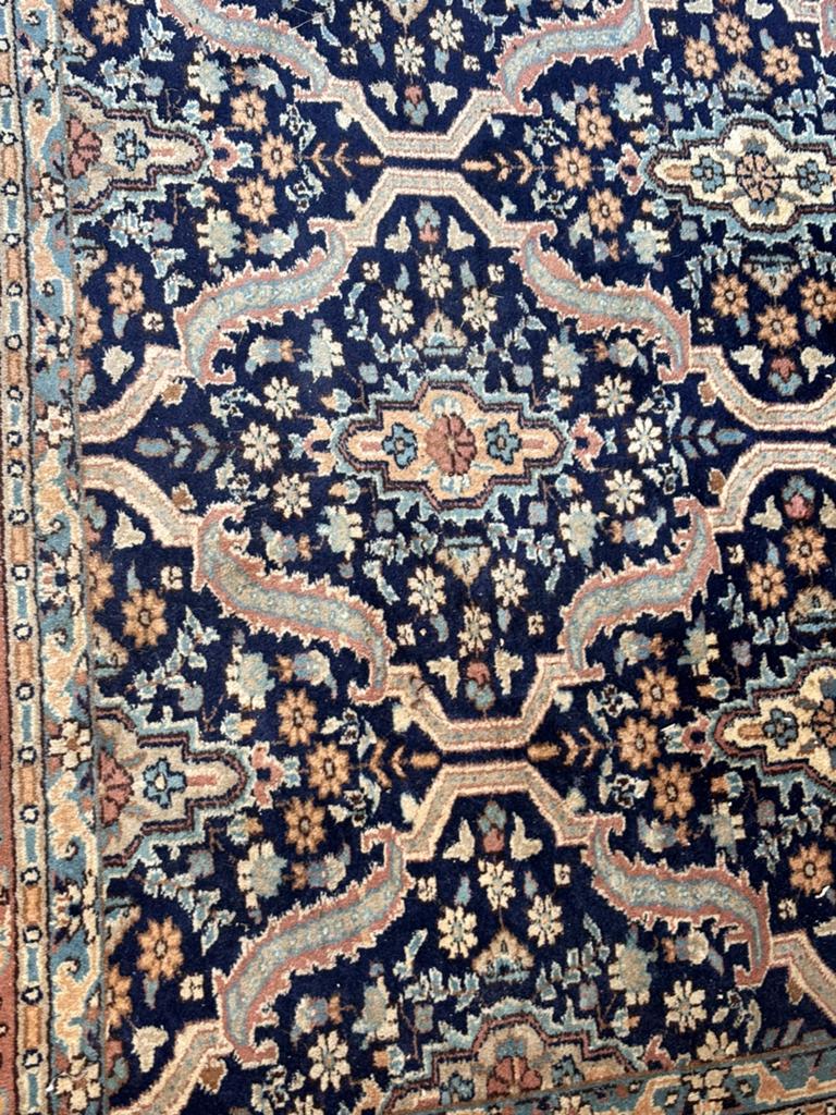 Perzisch tapijt, donkerblauw met bloemmotief, Huis en Inrichting, Ophalen, Gebruikt, Blauw, 150 tot 200 cm