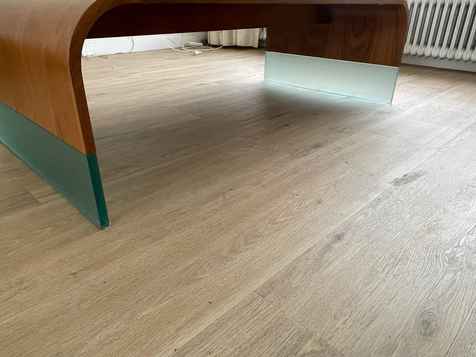 Moderne salontafel van hout en glas, Huis en Inrichting, Tafels | Salontafels, Ophalen, Gebruikt, 100 tot 150 cm, 50 tot 100 cm