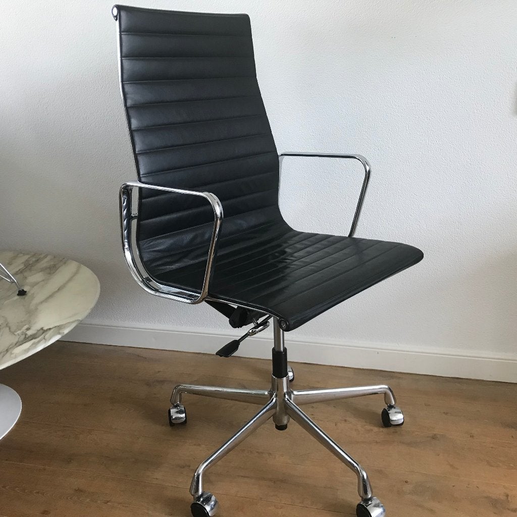 Vitra Eames bureaustoel EA 119 EA119 zwart leer chroom, Gebruikt, Zwart, Ophalen of Verzenden, Nvt
