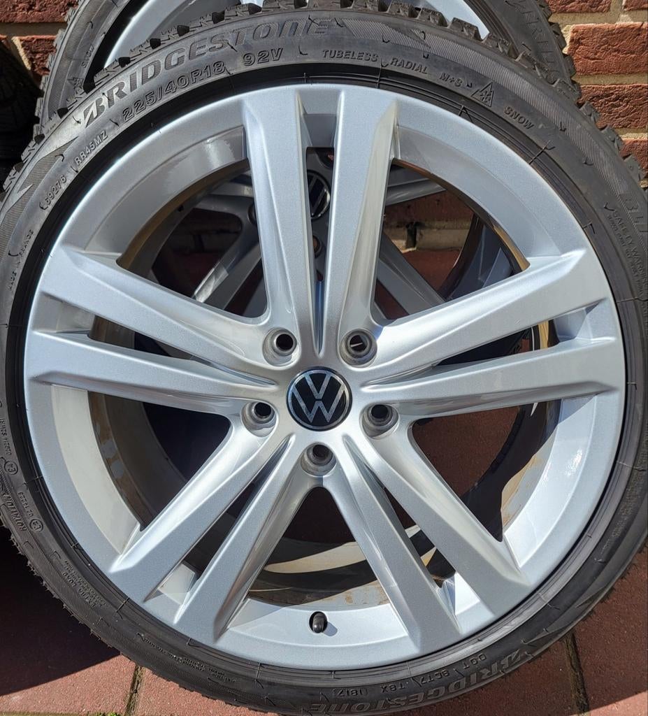 18 inch VW Golf 7 velgenset met Winterbanden 5x112, 18 inch, Banden en Velgen, Personenwagen, 225 mm