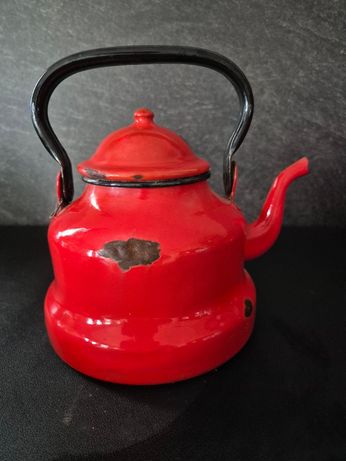 Rode emaille ketel met zwarte hengsel, Antiek en Kunst, Antiek | Emaille, Ophalen of Verzenden