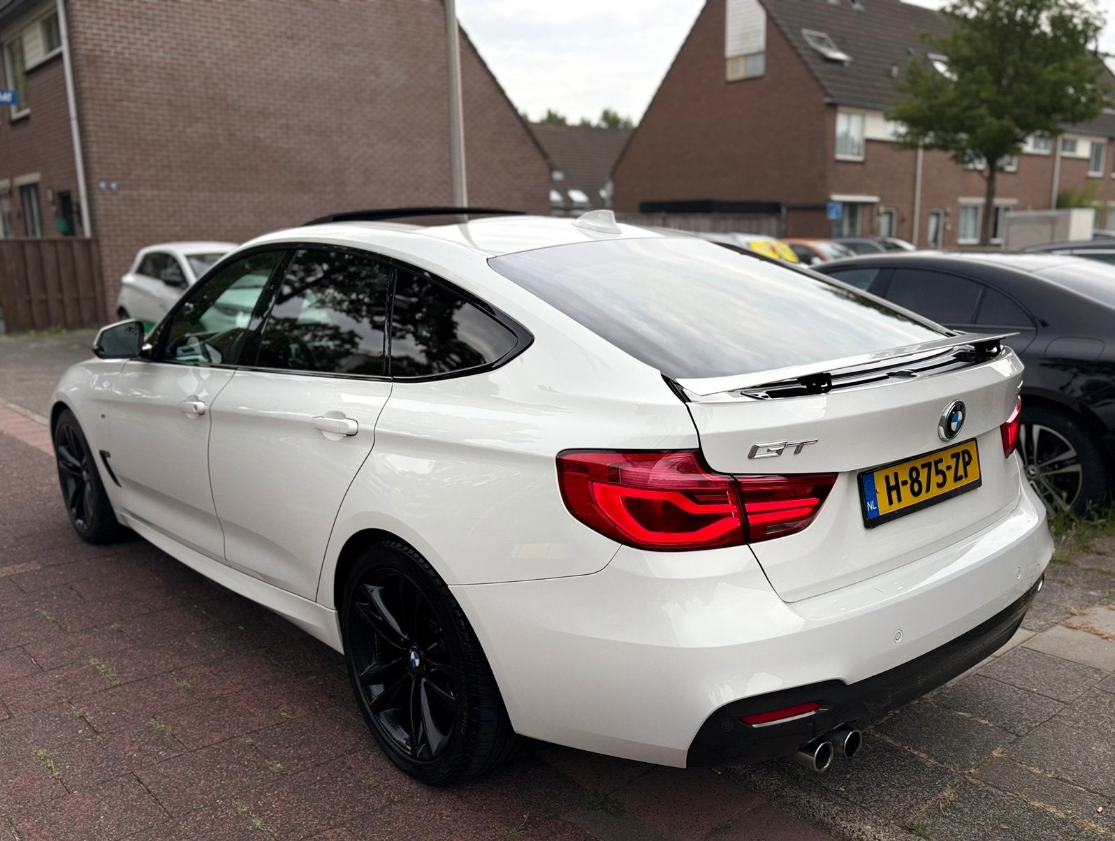 BMW 3-Serie GT 330i 252pk Aut 2016 M-pakket Pano Keyless H&K, Auto's, Automaat, Achterwielaandrijving, 252 pk, Alcantara