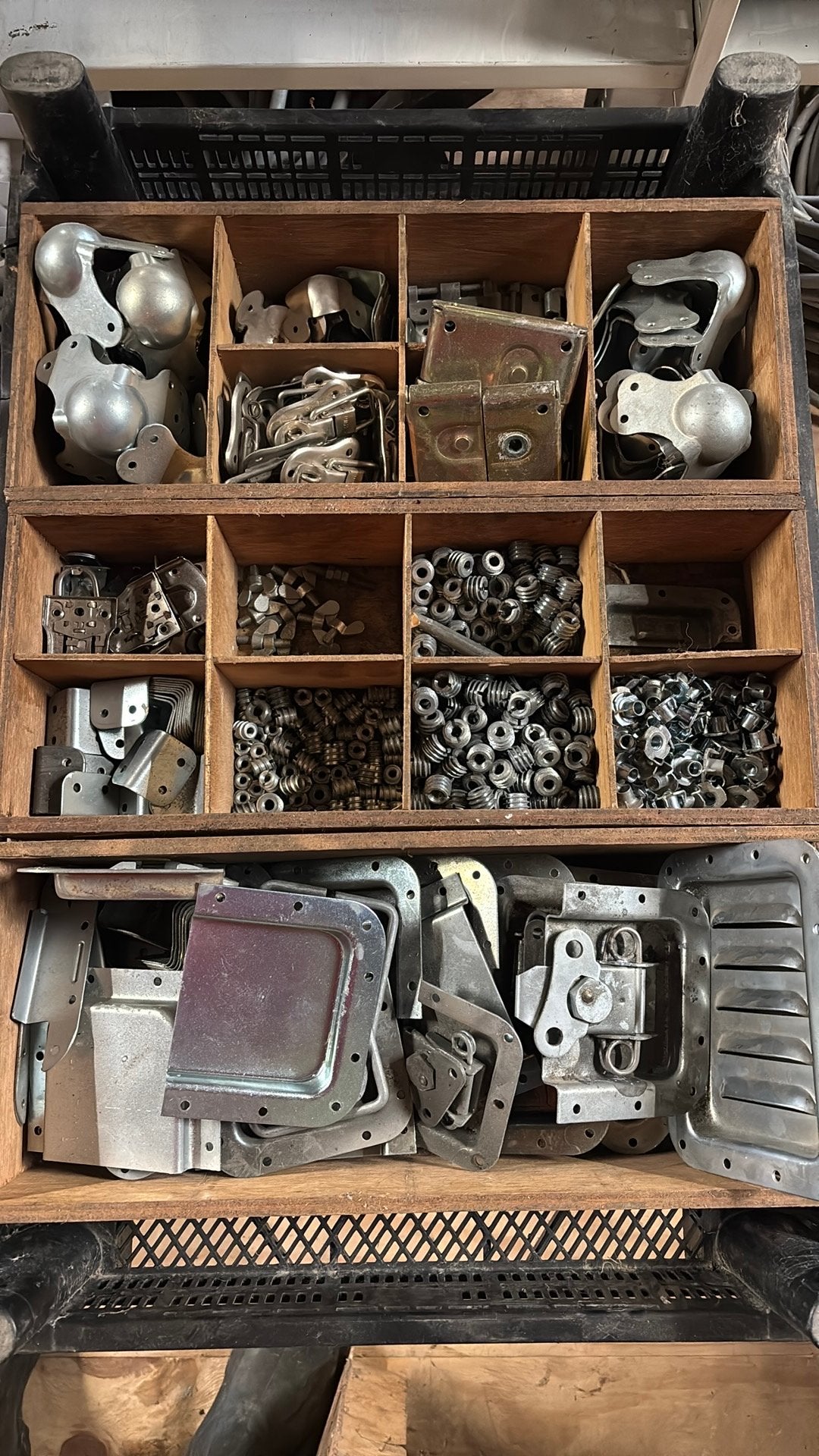 Onderdelen flightcase, Ophalen
