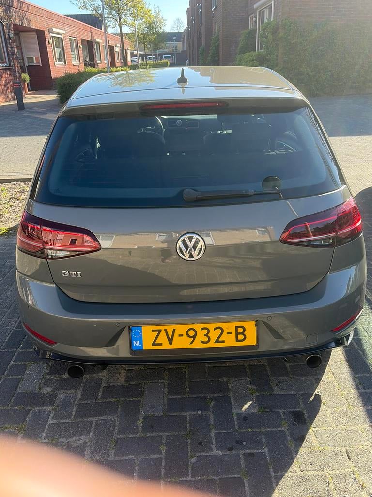 Volkswagen Golf 1.0 TSI 110pk 5D 2017 Grijs, Auto's, 620 kg, Handgeschakeld, 3 cilinders, 1157 kg