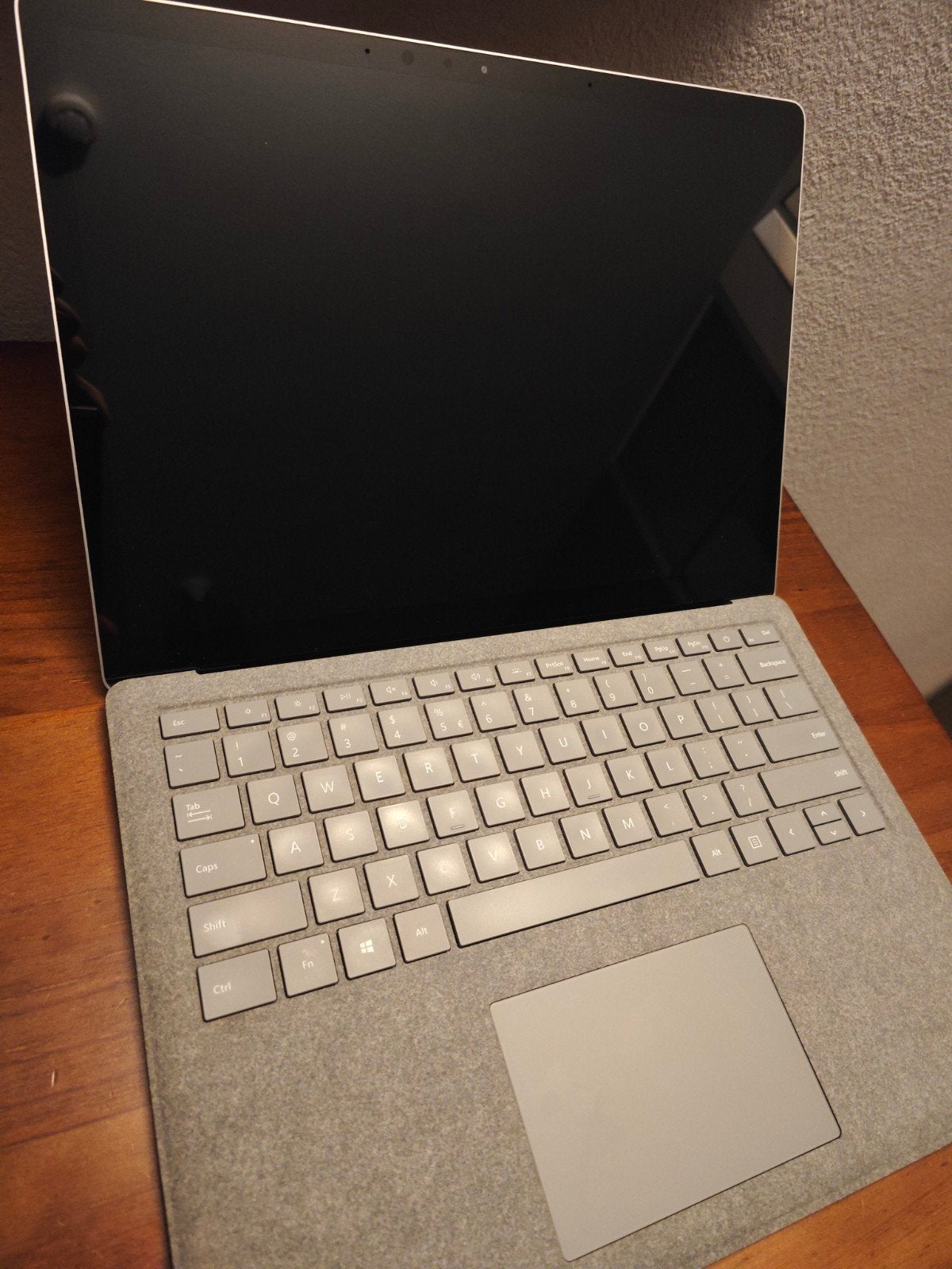 Microsoft Surface Laptop (1769) - i5, 8GB, 256GB, Intel(R) Core(TM) i5-7200U CPU @ 2.50GHz, 2 tot 3 Ghz, Qwerty, 8 GB