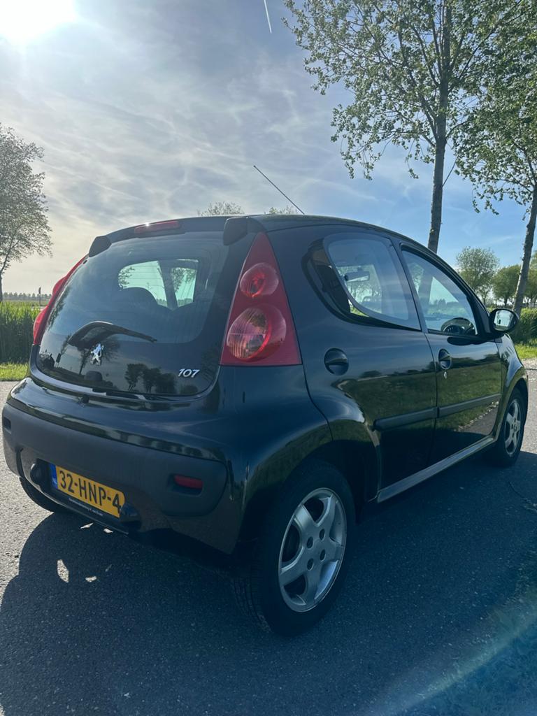 Peugeot 107 1.0 12V 5DR 2009 Zwart, Auto's, Voorwielaandrijving, 4 stoelen, Origineel Nederlands, Handgeschakeld