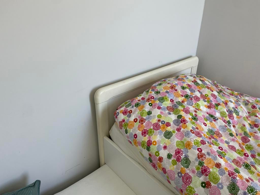 Wit senioren 1-persoonsbed met onderschuifbed en matrassen, 90 cm, Eenpersoons, Wit, Ophalen of Verzenden