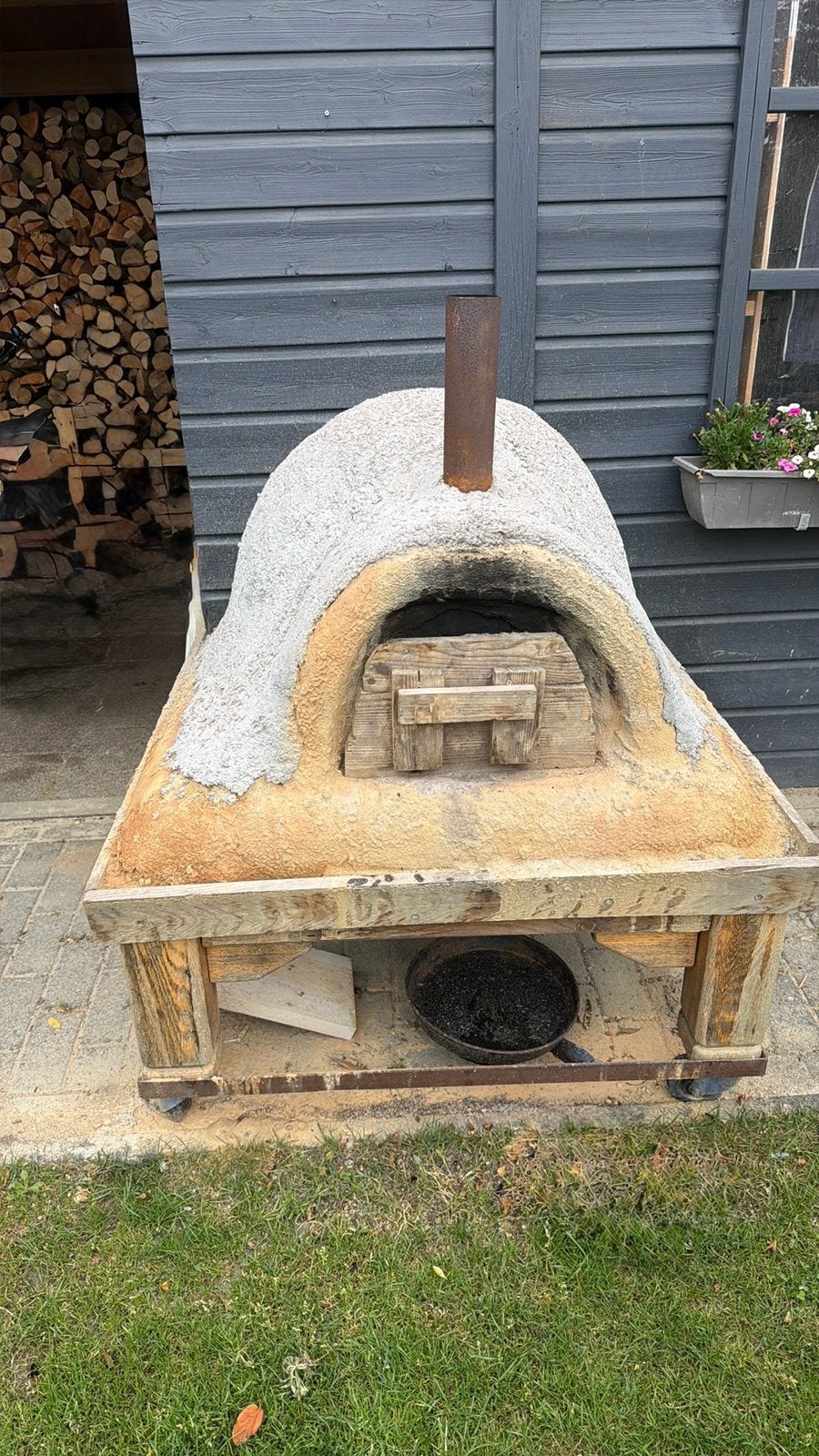 Pizza oven. Zelf gemaakt van Leem /stro en klei, Ophalen, Gebruikt, Houtskool