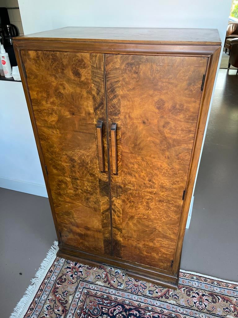 Vintage Art Deco Kast  kledingkast- Wortelnoten hout, Antiek en Kunst, Antiek | Meubels | Kasten, Ophalen