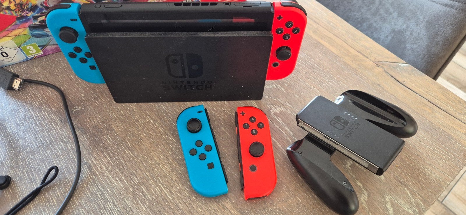 Nintendo Switch met 2 extra controllers, houder en case, Ophalen of Verzenden, Gebruikt, Met 3 controllers of meer, Switch Original