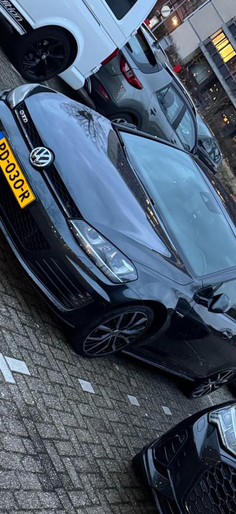 Volkswagen Golf 2.0 TDI 135KW 5D DSG 2014 Zwart, Auto's, Volkswagen, 4 cilinders, Zwart, Diesel, 140 €/maand