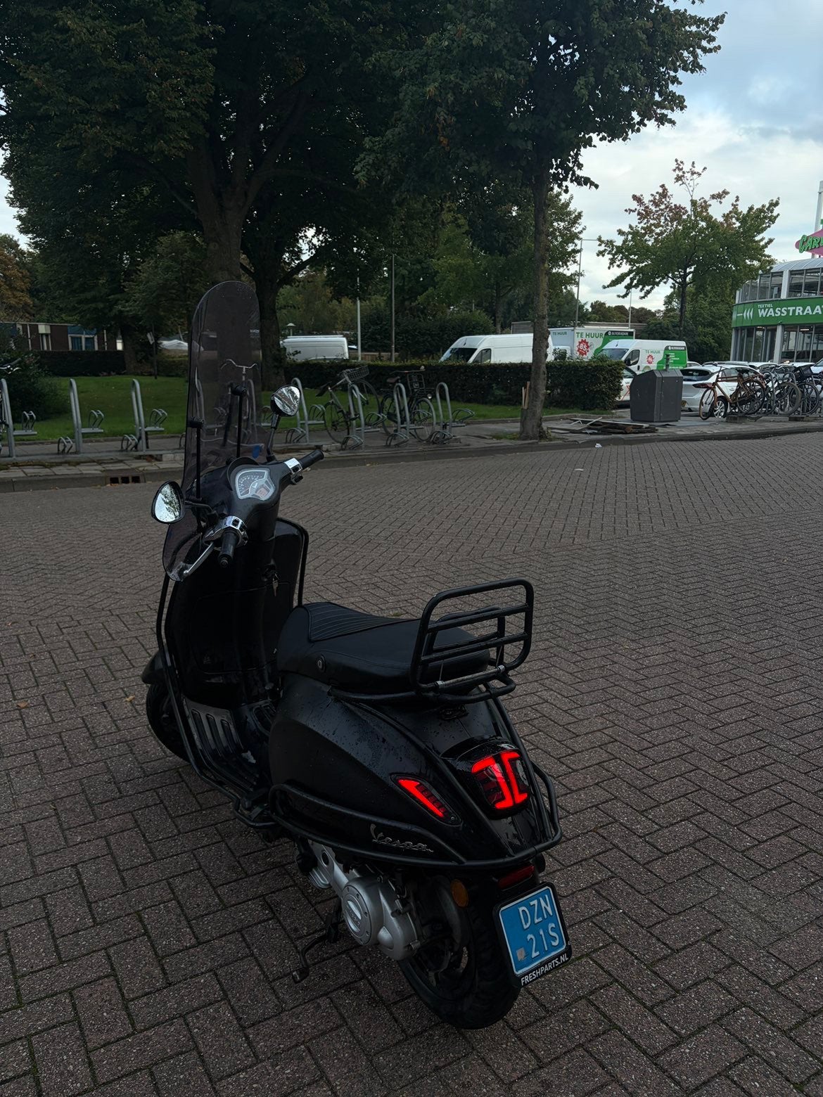Vespa Sprint 2020, Fietsen en Brommers, Ophalen of Verzenden, Zo goed als nieuw
