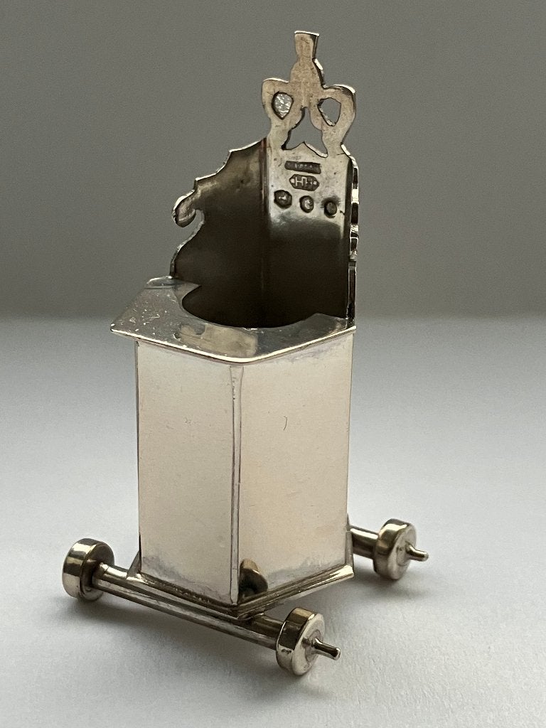 Zilveren miniatuur kinderstoel/kakstoel, Hooijkaas, Verzenden, Zilver