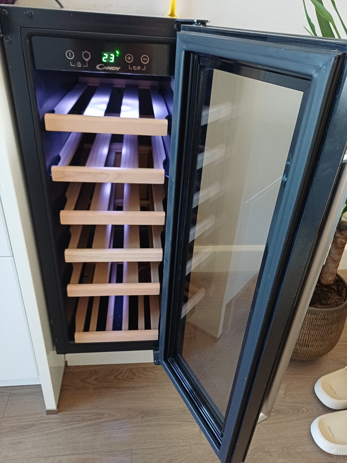 Candy Wijnkoelkast - 19 flessen - Inbouw. serie  ccvb 30/1, Ophalen, Zonder vriesvak, Nieuw, Minder dan 75 liter