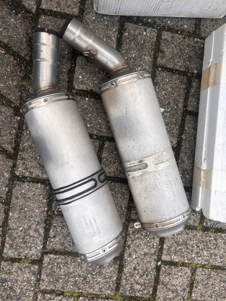 Ducati 848 originele uitlaten / dempers, Ophalen, Gebruikt