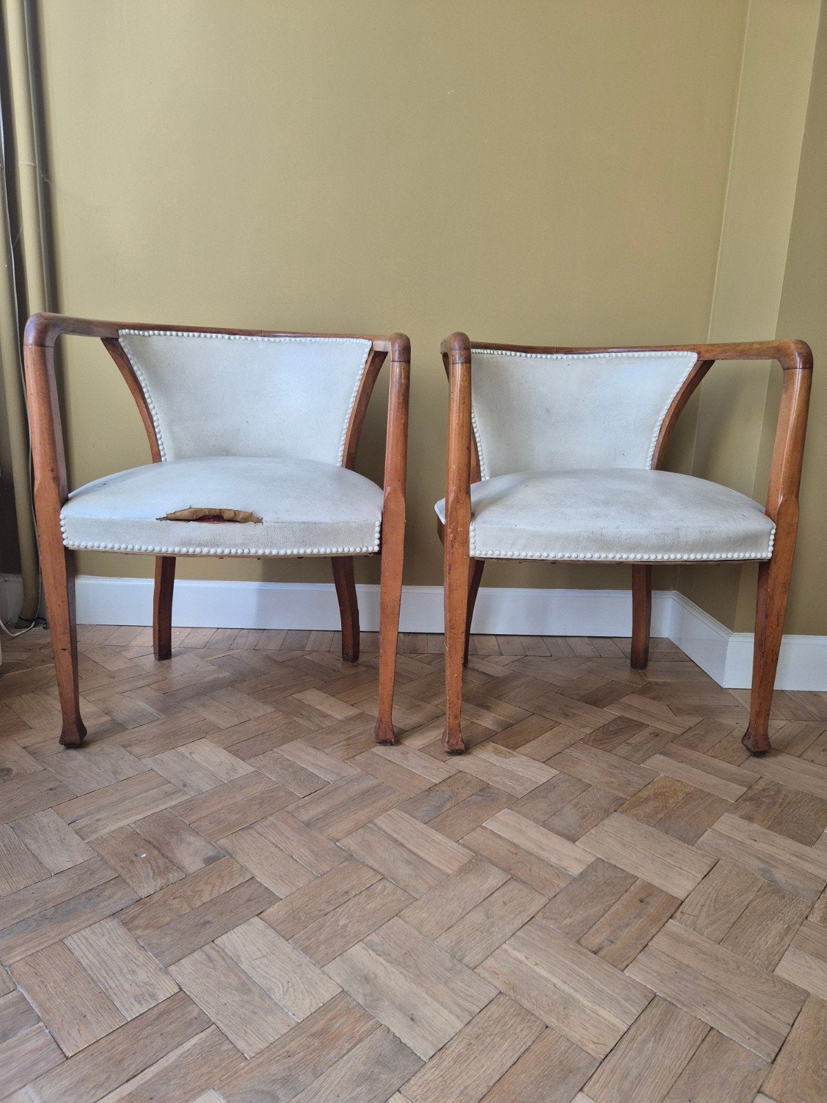 2 Art Nouveau stoelen, mogelijk Gustav Siegel, eikenhout, Ophalen