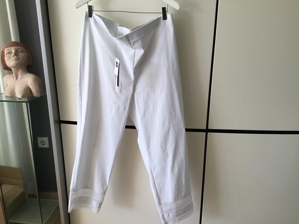 Witte Joseph Ribkoff pantalon maat 46 met borduursel, Wit, Maat 46/48 (XL) of groter, Nieuw, Ophalen of Verzenden