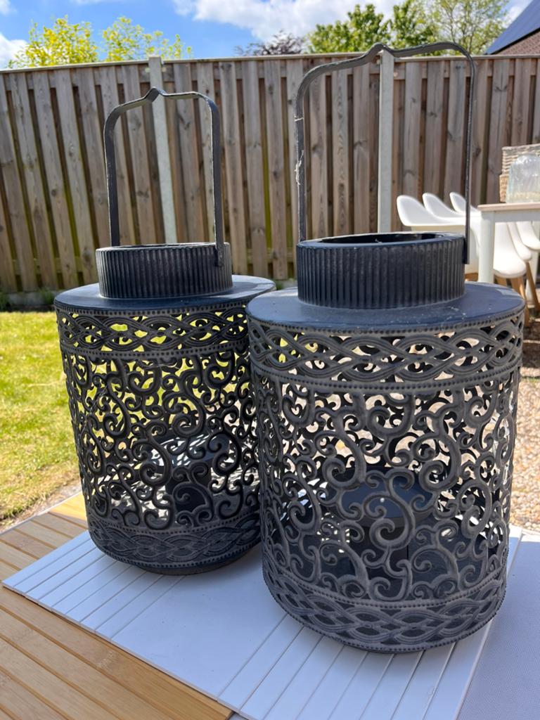 Twee mooie antracietkleurige windlichten, Ophalen, Zo goed als nieuw, Overige materialen, 25 tot 50 cm