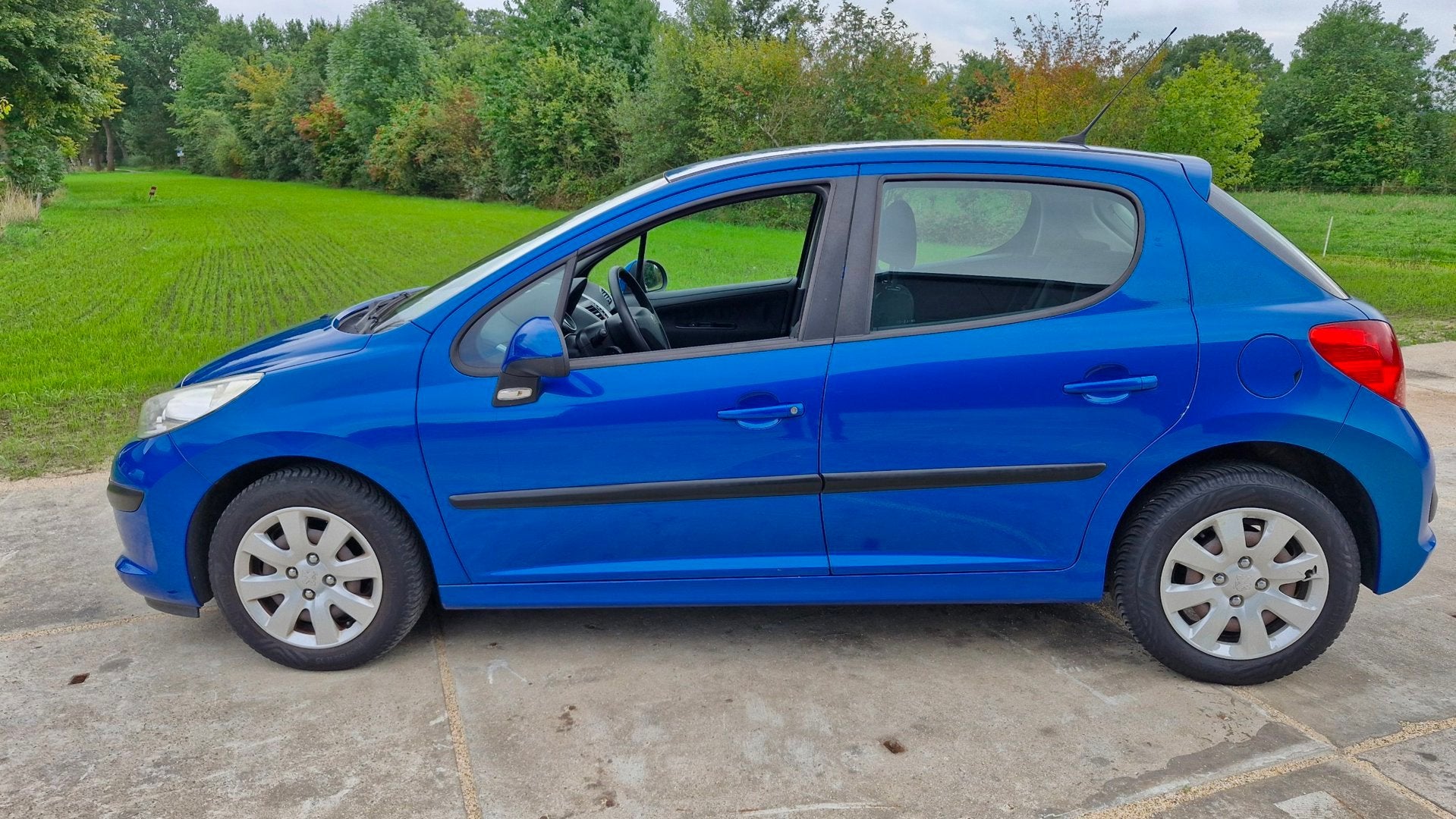 Peugeot 207 1.4 Cool 'n Blue 73PK | Elektrisch pakket | Crui, Voorwielaandrijving, Stof, Zwart, 4 cilinders