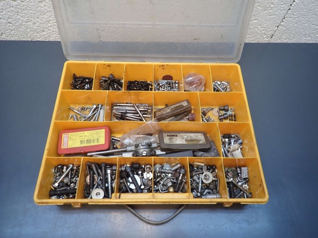 Sorteerbak vol tappen , boutjes , moertjes , Dormer, Niet ingevuld, Gebruikt, Niet ingevuld, Ophalen of Verzenden