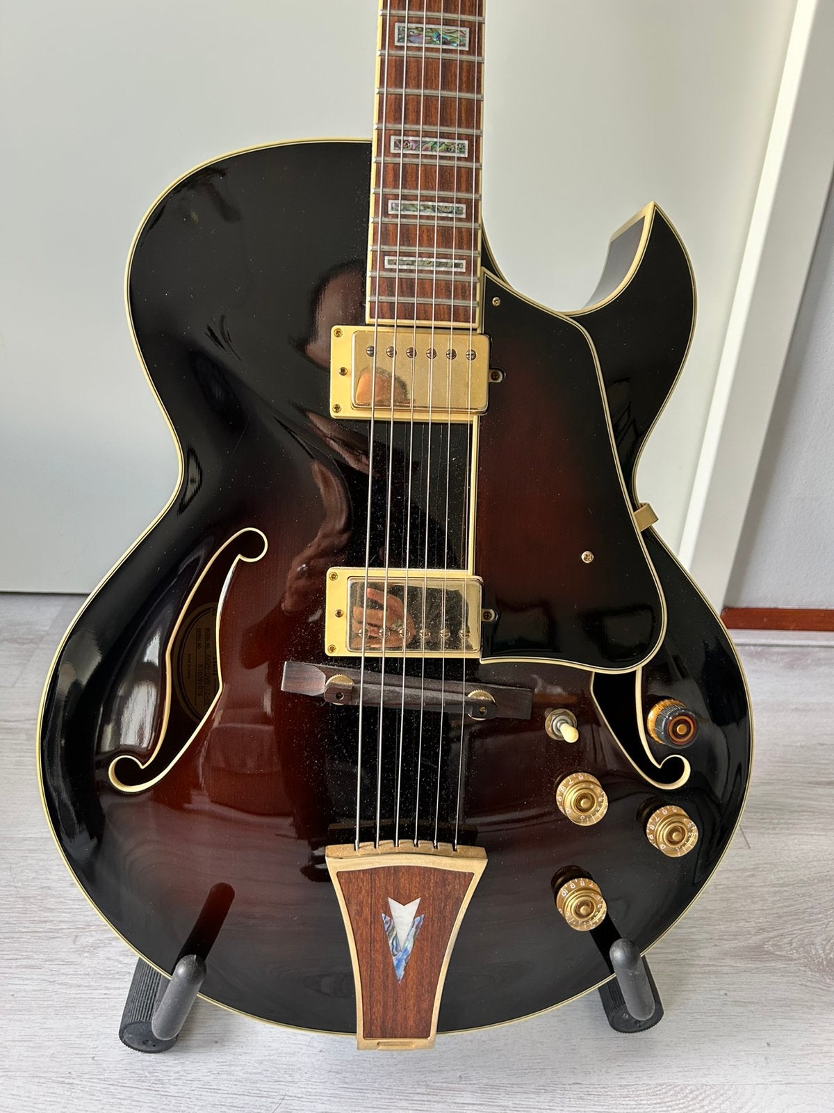 Ibanez AK 95 hollow body, Muziek en Instrumenten, Ophalen, Zo goed als nieuw, Semi-akoestisch
