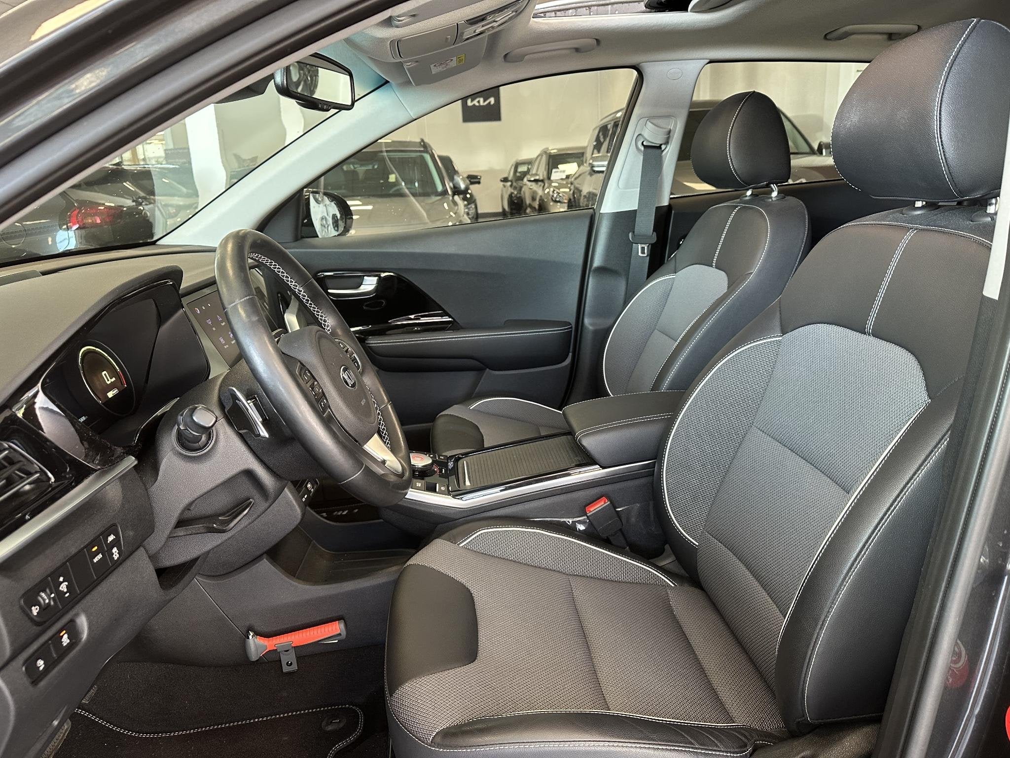 Kia e-Niro DynamicPlusLine 64 kWh Dealeronderhouden!, Auto's, Gebruikt, 1712 kg, Leder en Stof, Origineel Nederlands