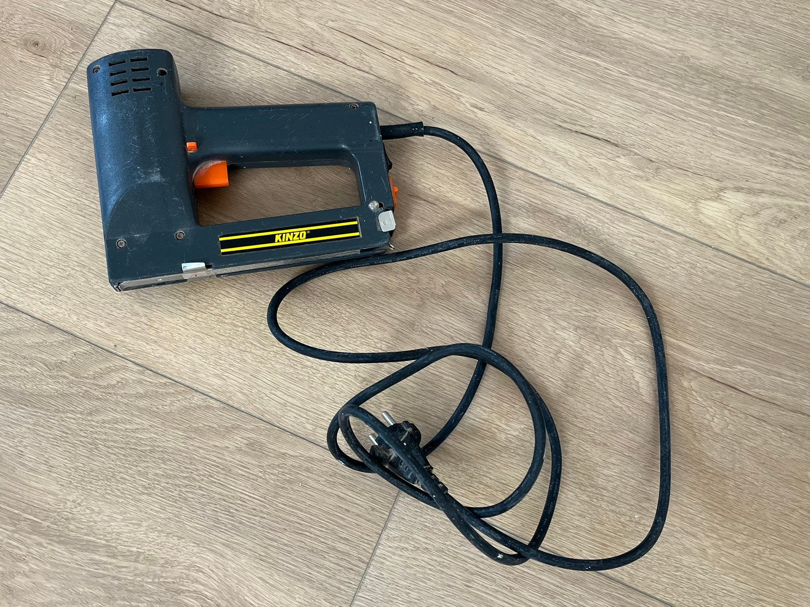 Kinzo elektrische nietmachine, Ophalen of Verzenden, Zo goed als nieuw, Tacker/nietmachine, Overige merken