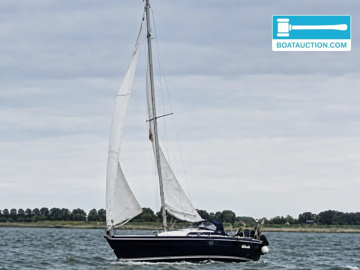 Jeanneau Aquila nu in de online veiling., 9 m, Gebruikt, Binnenboordmotor, 1.80 meter