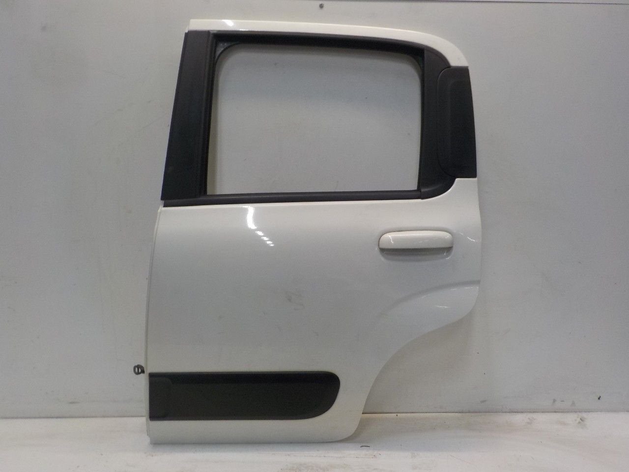 Portier links achter Fiat Panda, Onderdelen@venauto.nl, Van der Ven Autorecycling B.V., Gebruikt, Ettenseweg 76, 4706 PB Roosendaal, The Netherlands