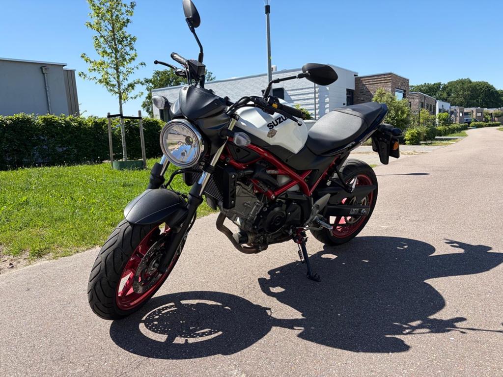 Suzuki SV650 - 2022 (A2 rijbewijs), 2 cilinders, Occasion, Particulier, Minimaal motorrijbewijs A2