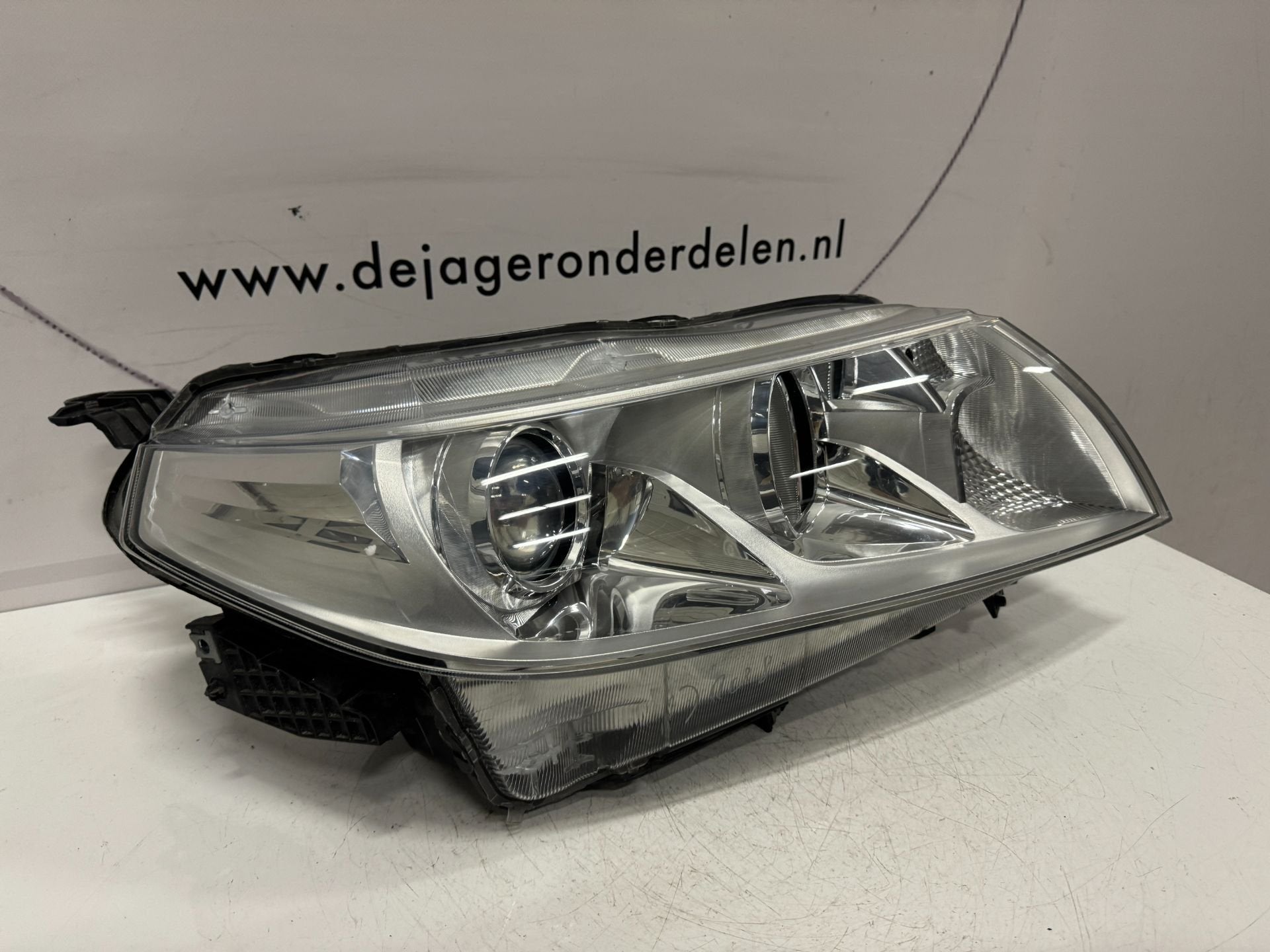 SUZUKI VITARA XENON KOPLAMP RECHTS 100-18097 2015-, Gebruikt, Info@suzuki.co.jp, Takatsuka-cho, Chuo-ku 300
432-8611  Hamamatsu