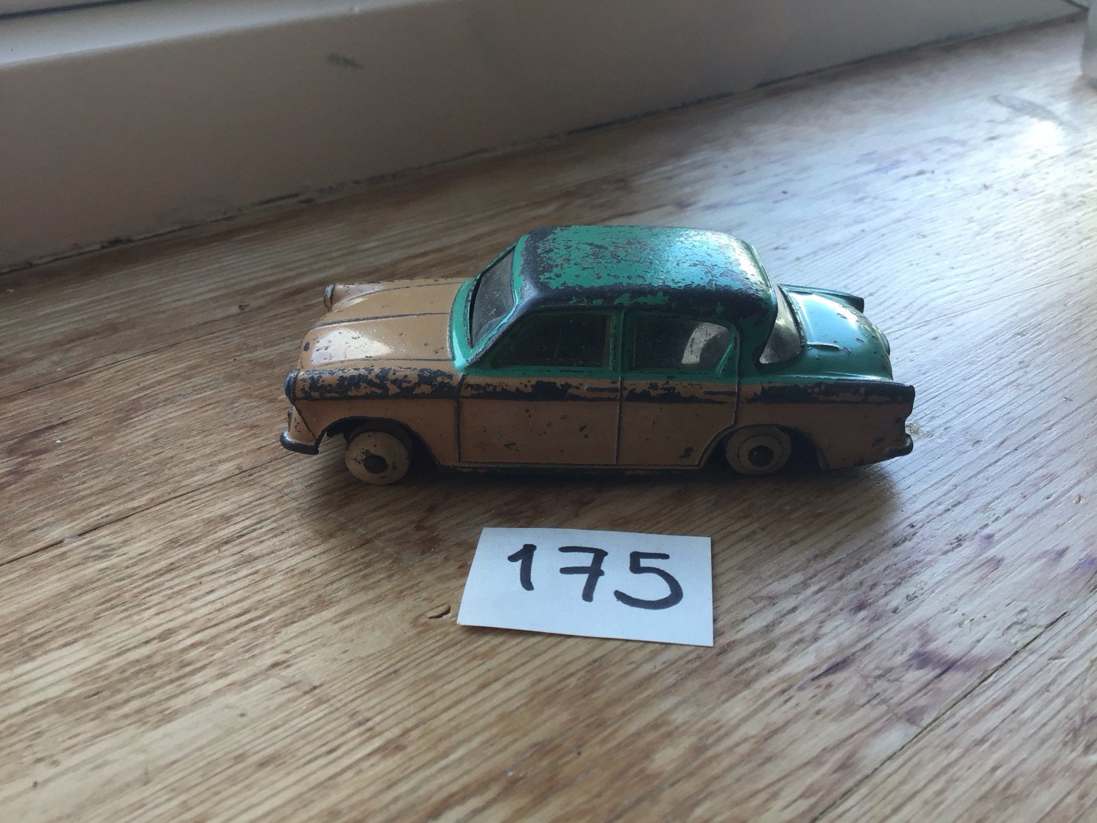 Dinky Toys Hillman Minx Nr. 175 - Schaal 1:43, Ophalen of Verzenden, Gebruikt, Auto, Dinky Toys