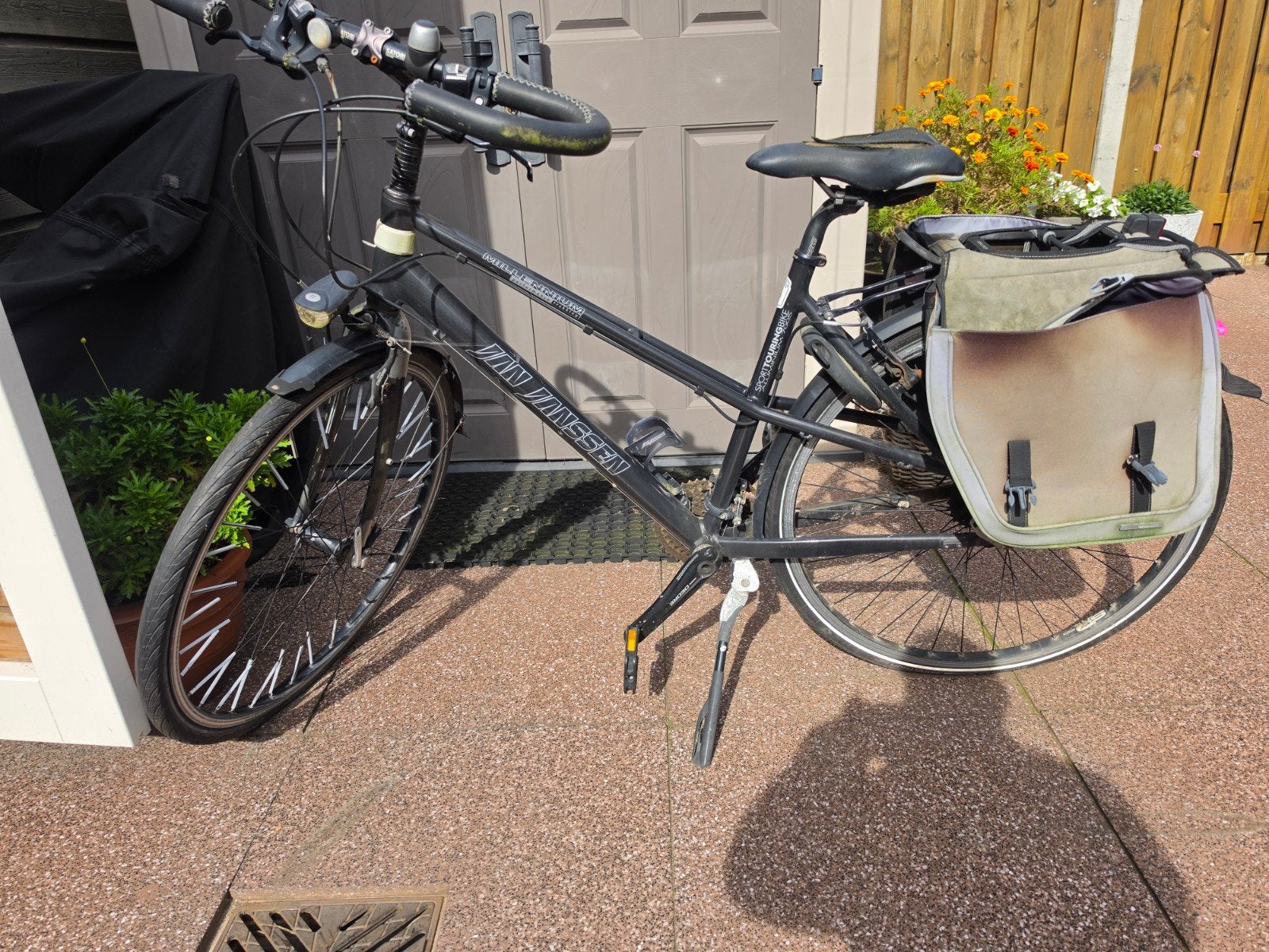 2 fietsen te koop: Damesfiets en Jan Janssen herenfiets, Fietsen en Brommers, Ophalen of Verzenden, Gebruikt, Overige merken